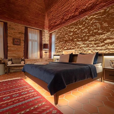 Han 1772 Hotel Istanboel Buitenkant foto A room at the hotel