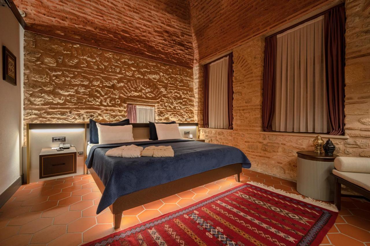Han 1772 Hotel Istanboel Buitenkant foto A bedroom at the hotel
