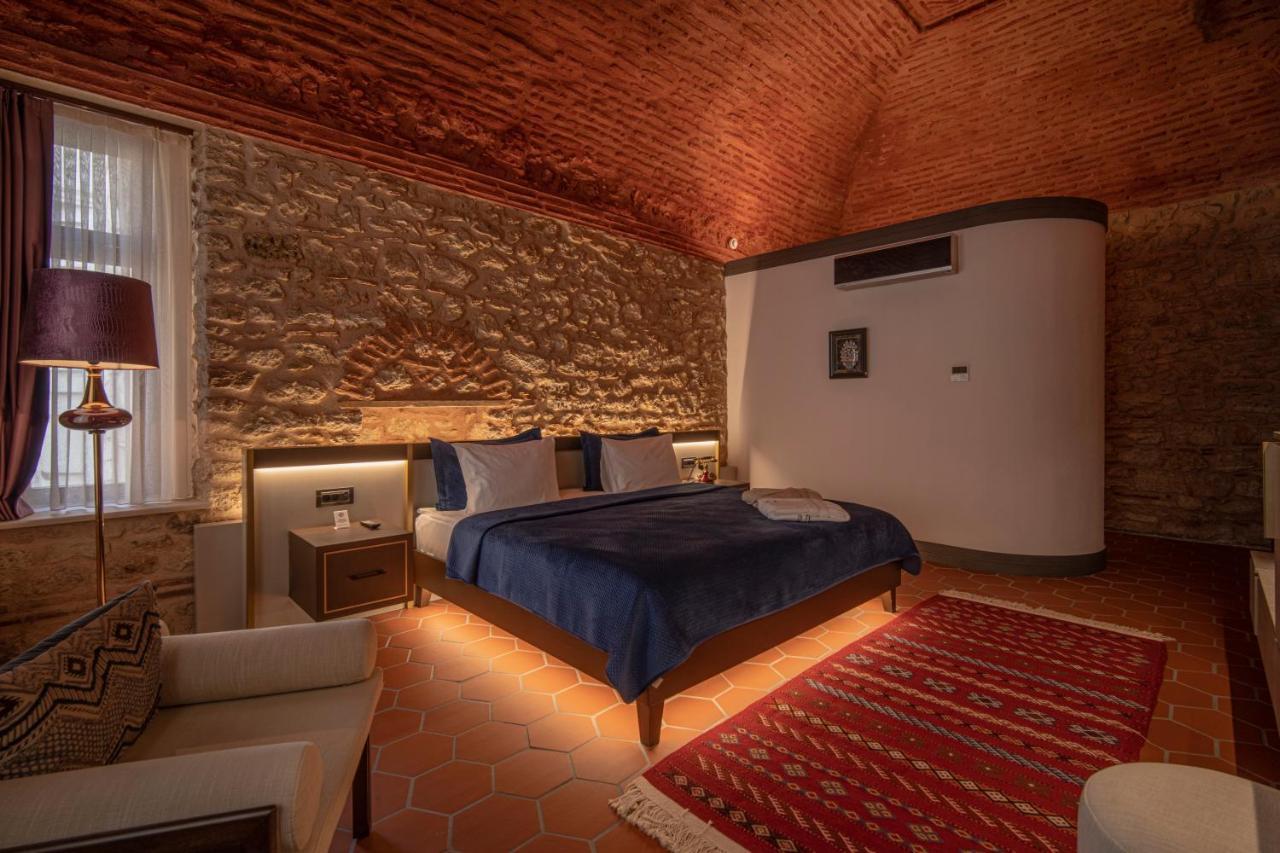 Han 1772 Hotel Istanboel Buitenkant foto A room at the hotel