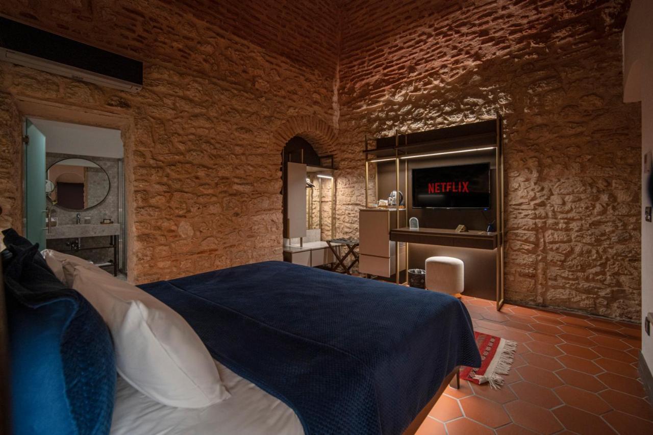 Han 1772 Hotel Istanboel Buitenkant foto A room at the hotel