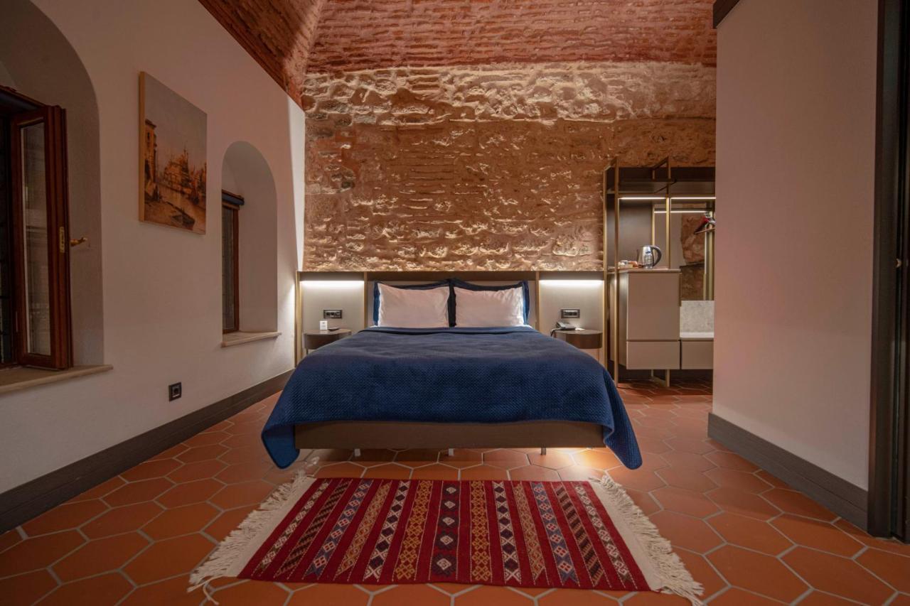 Han 1772 Hotel Istanboel Buitenkant foto A room at the hotel
