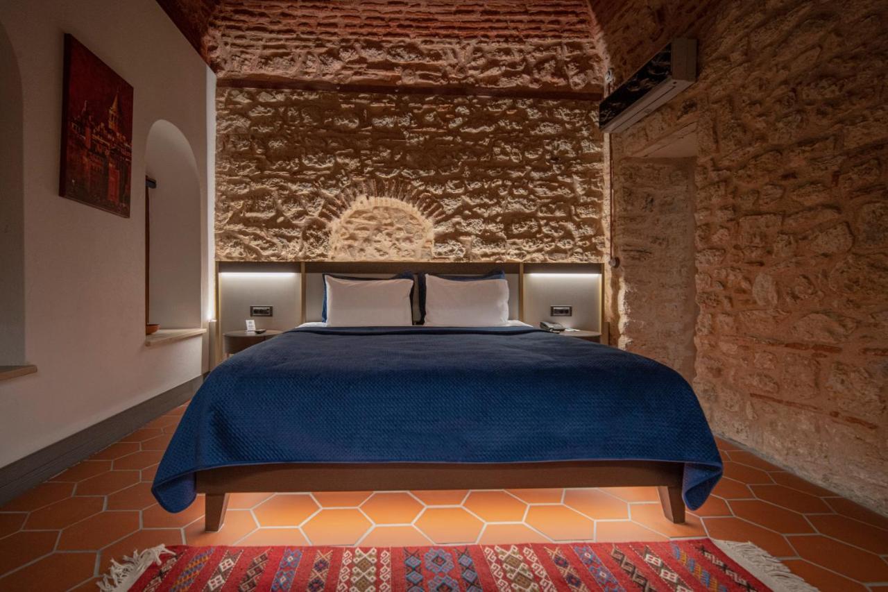 Han 1772 Hotel Istanboel Buitenkant foto A bedroom at the hotel